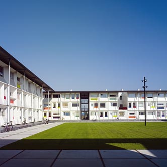 Qubic Student Housing, l'edificio prefabbricato realizzato con container modulari